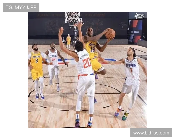 南京篮球队与北京篮球队赛后复盘探讨灵活性对比赛结果的影响 南京篮球队与北京篮球队赛后复盘探讨灵活性对比赛结果的影响