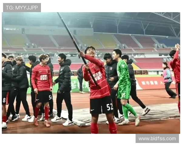 国足新星闪耀国际赛场助球队逆转取胜展现中国足球崛起新希望